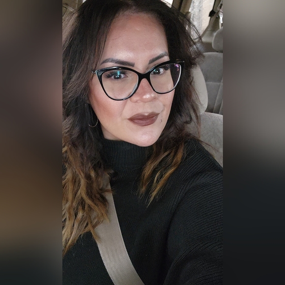 Meet your Posher, Monika - Picture 2 of 3